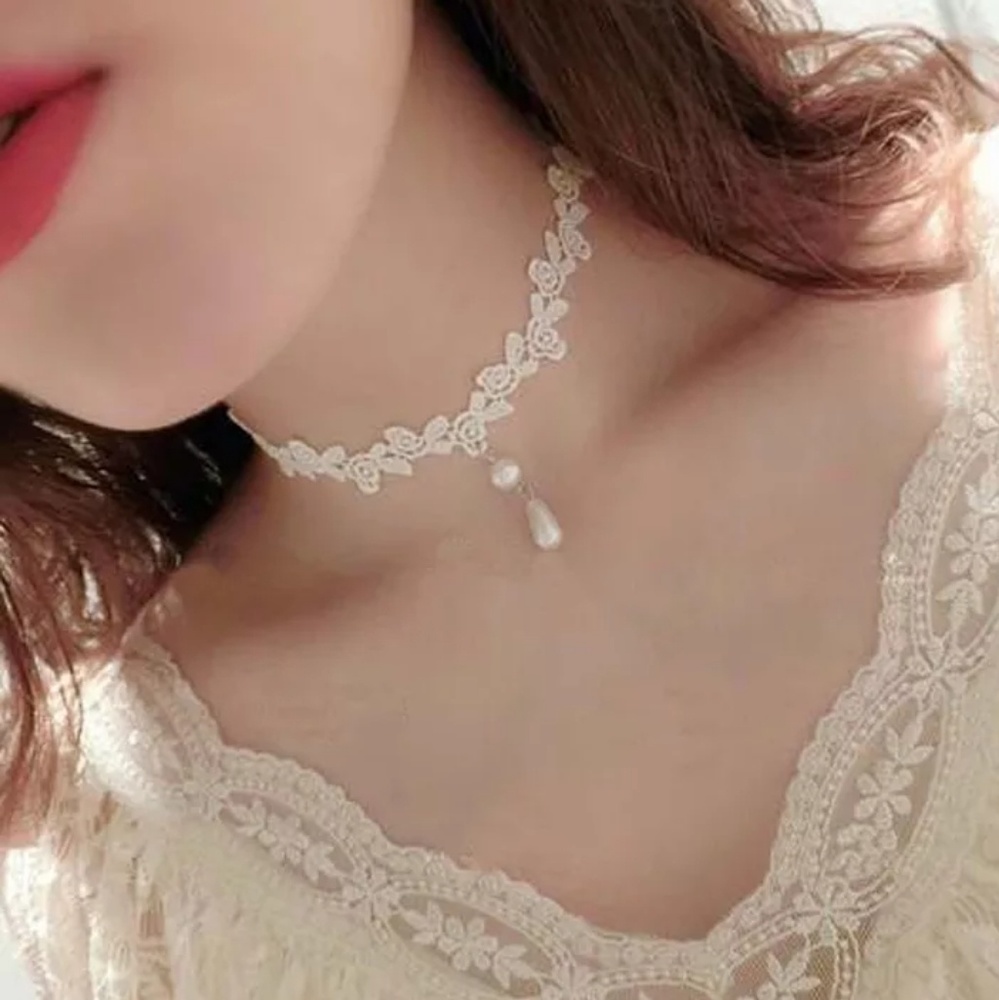 💥 White lace pearl choker